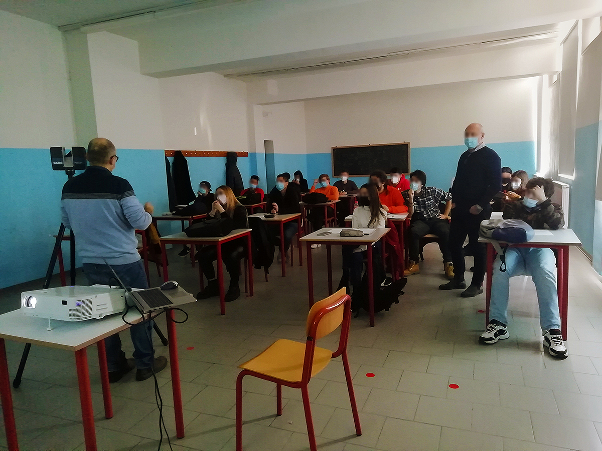 MOL2 Italy - Classroom and 3D laser scan (Istituto Professionale L. Galvani, 6 December 2021)